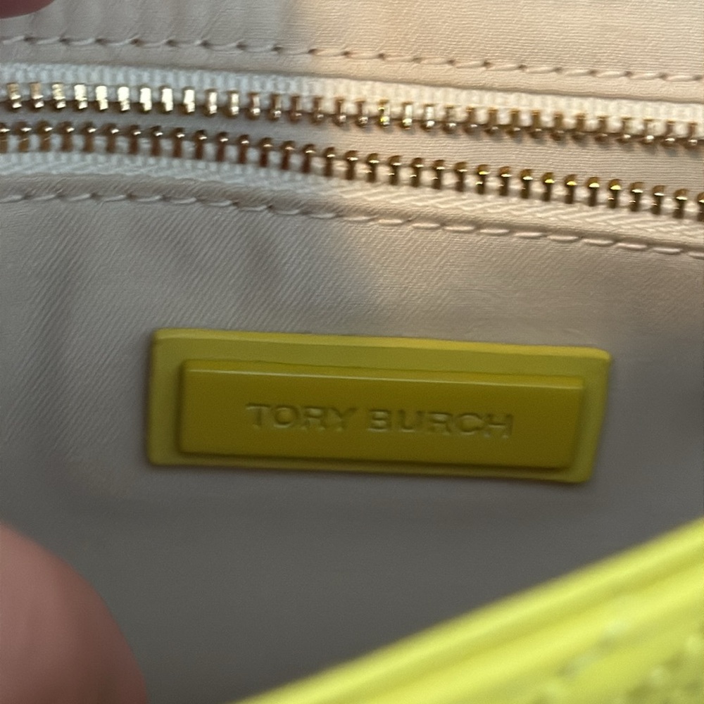 Tory Burch Fleming matte yellow shoulder bag - Picture 6 of 9